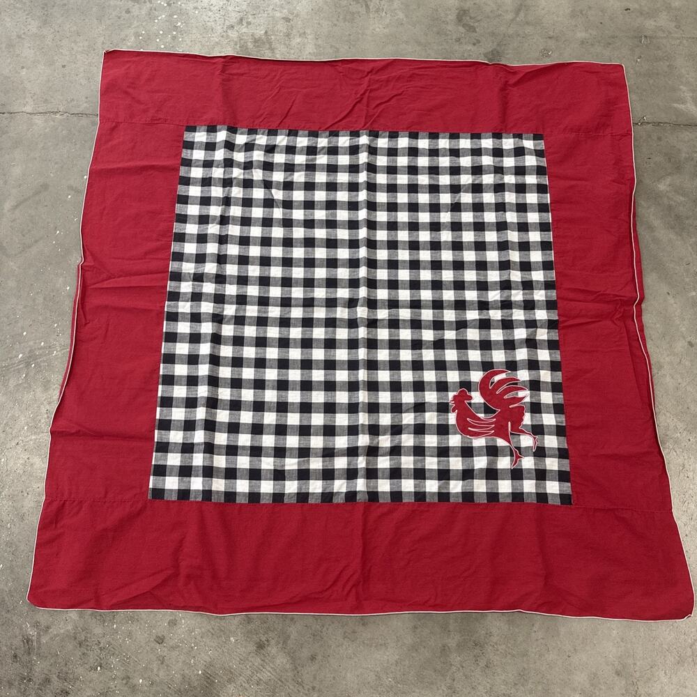 Vtg Mid Century Modern Rooster Tablecloth 50” Gingham Check Red Border Applique